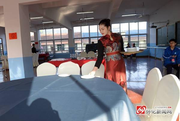 2021年怀化中等职业院校高星级饭店运营与管理专业酒店服务赛项开赛
